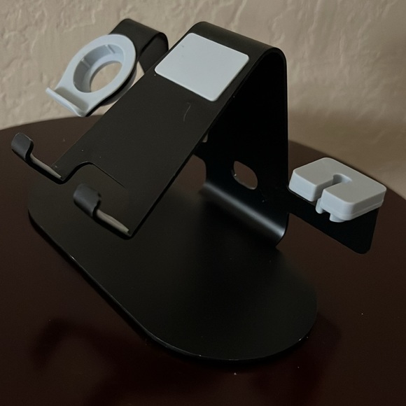 Aluminum 3-in-1 Apple Charging Dock for Smart Products - Picture 9 of 13